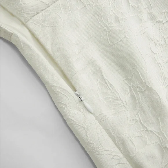 Cider Ivory Jacquard Halter V-Neck Midi Dress - Picture 4 of 15